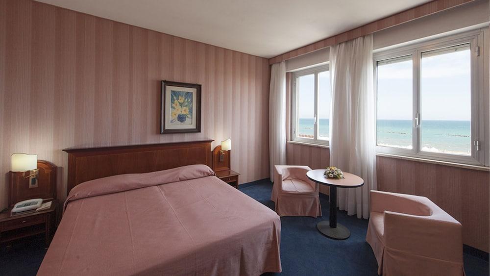 Hotel Esplanade Pescara Kültér fotó