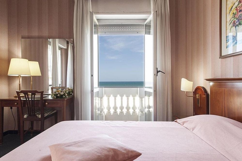 Hotel Esplanade Pescara Kültér fotó