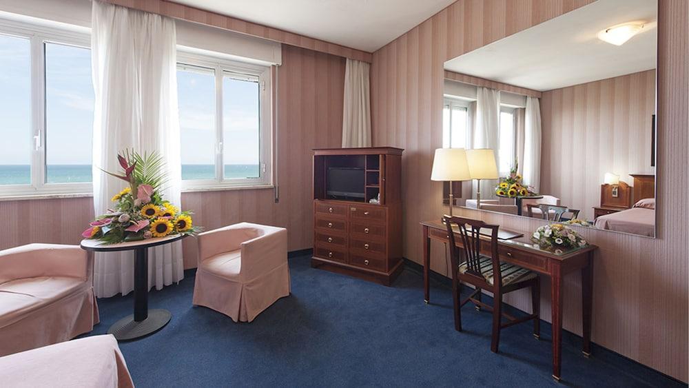 Hotel Esplanade Pescara Kültér fotó